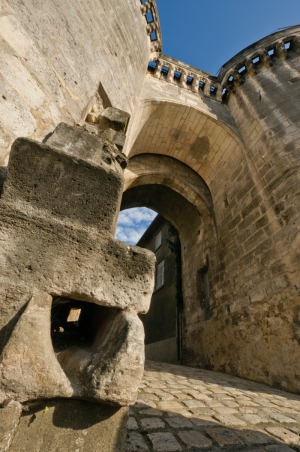 « La porte Saint-Jacques et ses salles basses du XVe siècle » : découvrez l’un des rares vestiges des fortifications médiévales de Cognac - Journées d